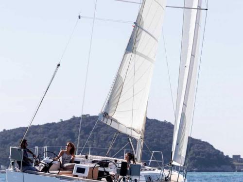 Segelyacht Dufour 390 Grand Large chartern in Palma