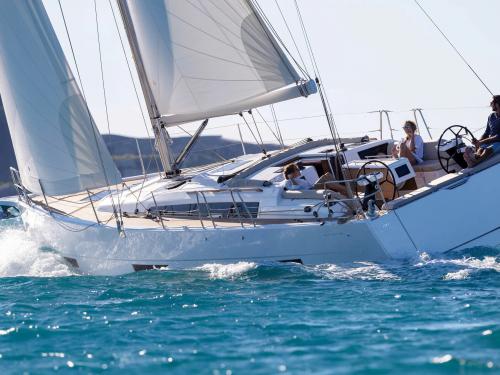 Sailing boat Dufour 390 Grand Large for hire in Grimaud