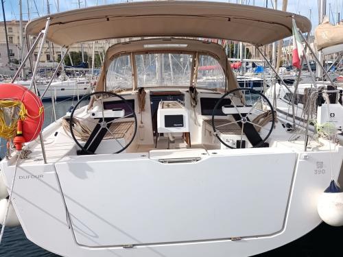 Sailboat Dufour 390 Grand Large for rent in Palermo