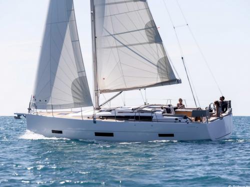 Yacht Dufour 390 Grand Large for charter in Lefkas