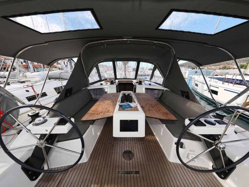 Sailing yacht Dufour 390 Grand Large for rent in ACI Marina Trogir