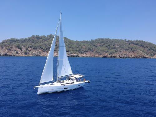 Yacht Dufour 390 Grand Large for hire in Fethiye