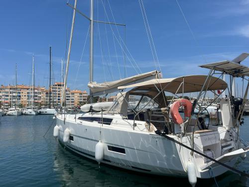 Segelyacht Dufour 390 Grand Large chartern in Hyeres