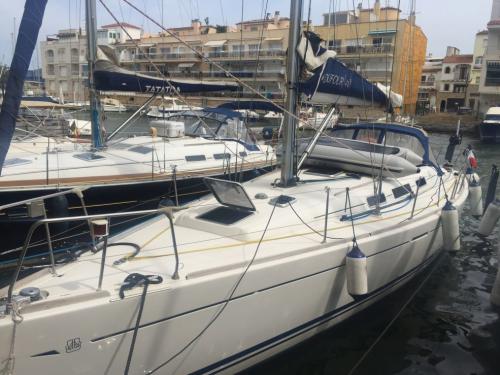 Sailboat Dufour 40 for rent in Roses
