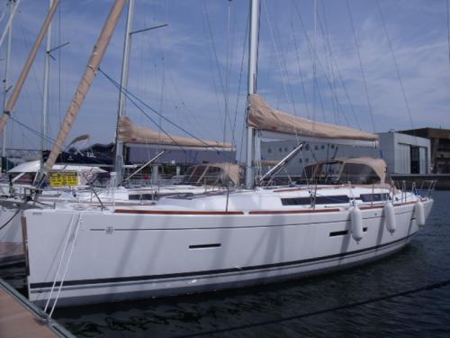 Segelboot Dufour 405 Grand Large chartern in La Spezia