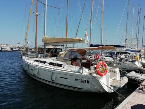 Segelboot Dufour 405 Grand Large chartern in Marina di Carloforte