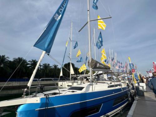Sailing yacht Dufour 41 for hire in Marsh Harbour City