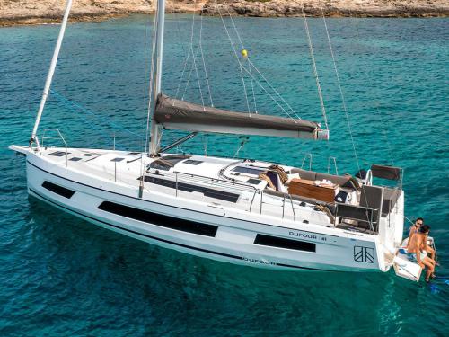 Sailing yacht Dufour 41 available for charter in Palma