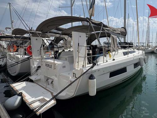 Sailing yacht Dufour 41 for charter in Hyeres