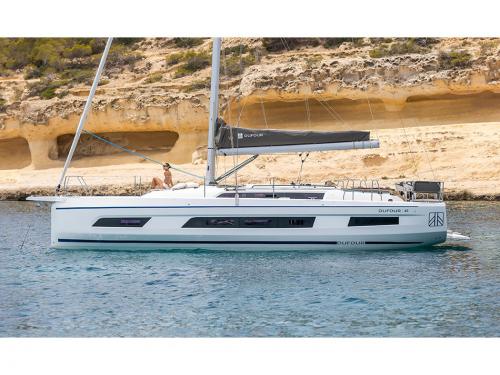 Yacht Dufour 41 for hire in Volos
