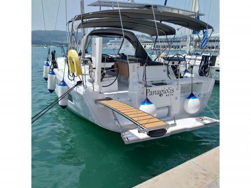 Yacht Dufour 41 for hire in Volos