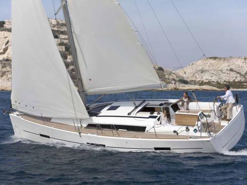 Sailing yacht Dufour 410 for hire in Port Dilette