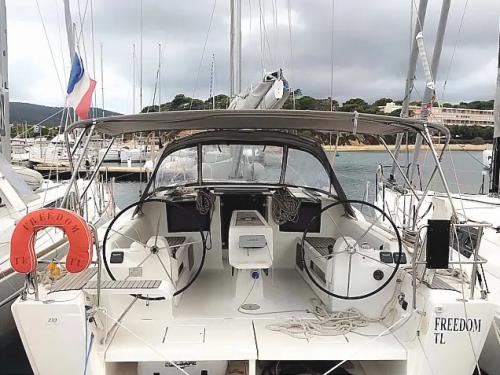 Sailing yacht Dufour 410 Grand Large for rent in Athens