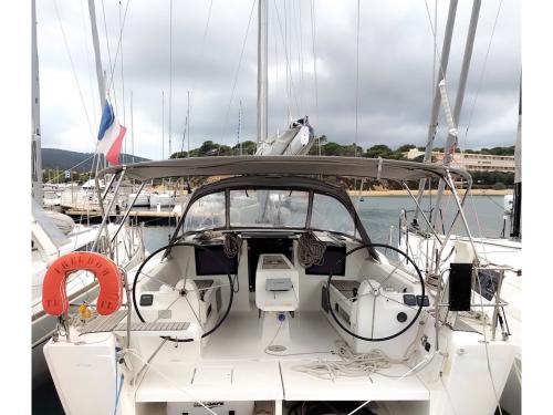 Segelyacht Dufour 410 Grand Large chartern in Athen