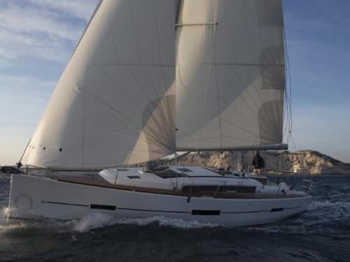 Yacht Dufour 410 Grand Large for hire in Horta Marina