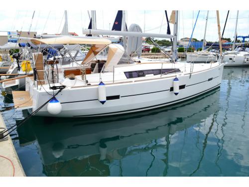 Yacht Dufour 412 chartern in Sukosan Bibinje