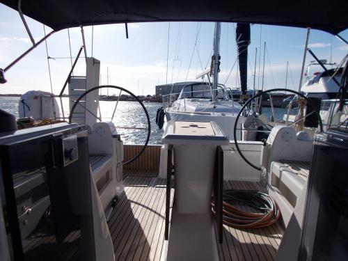 Yacht Dufour 412 for rent in Palma