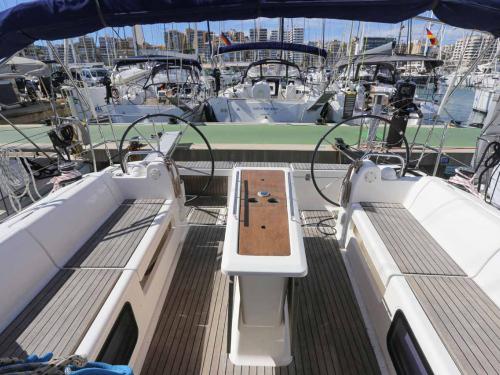 Segelboot Dufour 412 Yachtcharter in Golfo Aranci