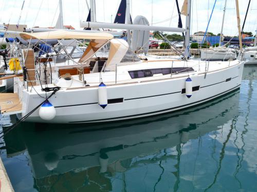 Sailing boat Dufour 412 Grand Large for charter in Sukosan Bibinje