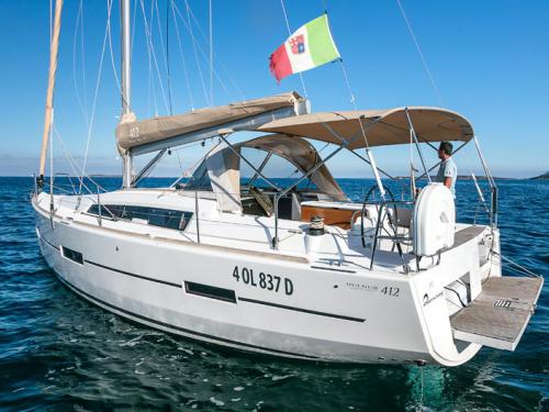 Sailing boat Dufour 412 Grand Large for rent in Marina di Portisco