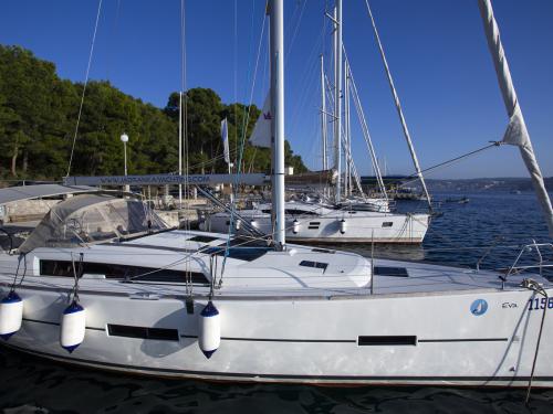 Segelyacht Dufour 412 Grand Large chartern in Mali Losinj Segelyacht Dufour 412 Grand Large chartern in Mali Losinj
