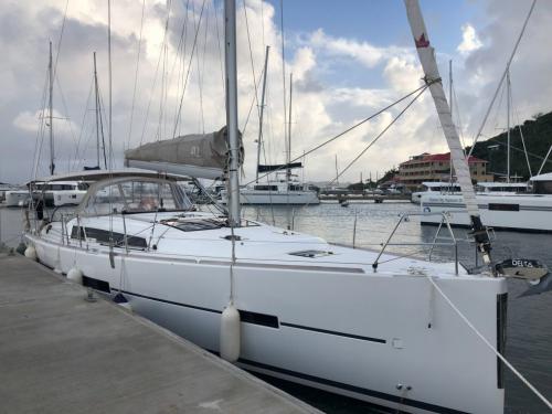 Segelboot Dufour 412 Grand Large Yachtcharter in Maya Cove Segelboot Dufour 412 Grand Large Yachtcharter in Maya Cove