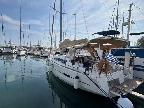 Sailing yacht Dufour 412 Grand Large for hire in Gouvia