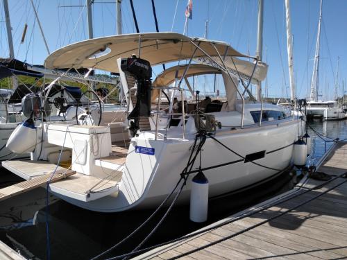 Yacht Dufour 412 Grand Large for hire in Marina Polesana