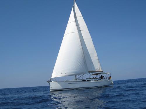 Sailing boat Dufour 425 available for charter in Toulon