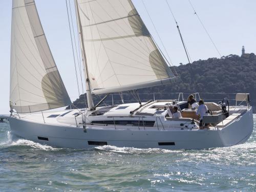 Sailing boat Dufour 430 for rent in Port Annapolis Marina