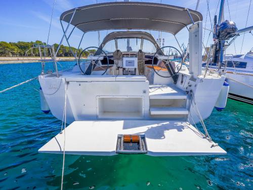 Segelyacht Dufour 430 Yachtcharter in Marina Veruda