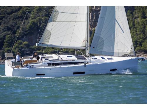 Yacht Dufour 430 available for charter in Baiona
