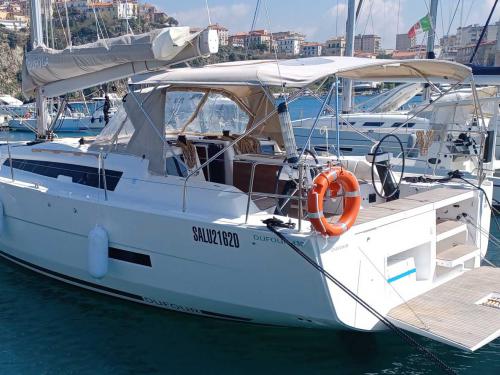 Sailboat Dufour 430 for rent in Rodi Garganico