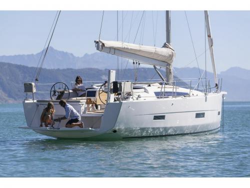 Segelboot Dufour 430 Grand Large chartern in Marina De Mattei Medulin