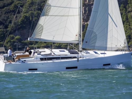 Yacht Dufour 430 Grand Large available for charter in Maya Cove