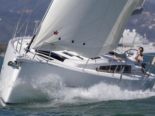 Yacht Dufour 430 Grand Large chartern in Olympic Marine