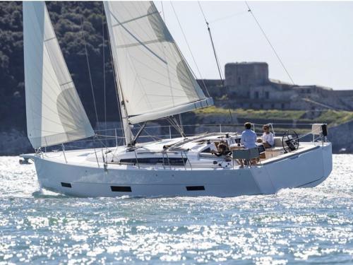Yacht Dufour 430 Grand Large for hire in Naples
