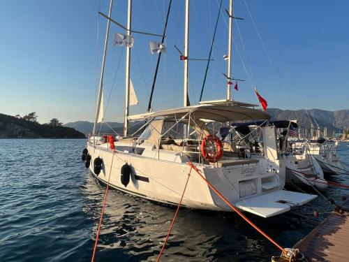 Sailing yacht Dufour 430 Grand Large for hire in Adakoy
