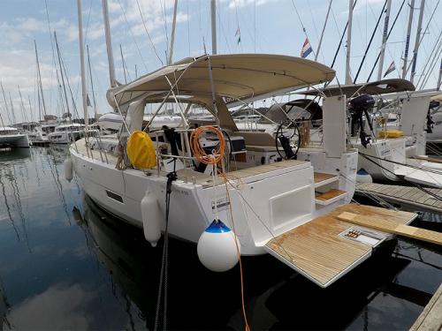 Sailing yacht Dufour 430 Grand Large for rent in Sibenik