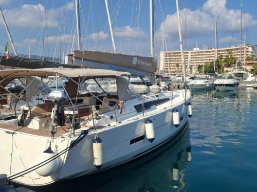 Sailing yacht Dufour 430 Grand Large for hire in Portorosa