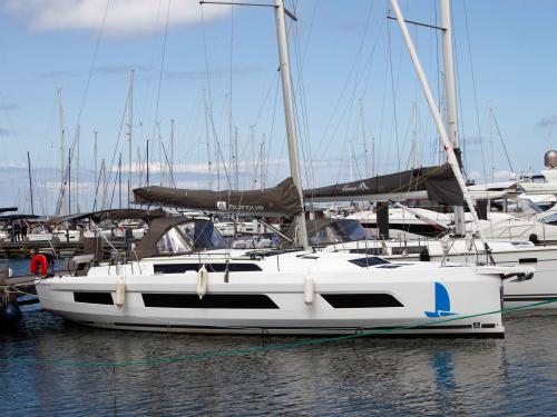 Yacht Dufour 44 available for charter in Yacht Harbour Hohe Duene Yacht Dufour 44 available for charter in Yacht Harbour Hohe Duene