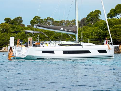 Yacht Dufour 44 for charter in Sibenik