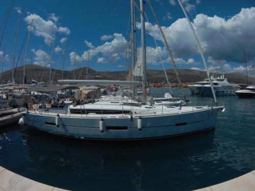 Yacht Dufour 460 Yachtcharter in Trogir