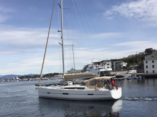 Sailing yacht Dufour 460 Grand Large for rent in Vestre Amoy