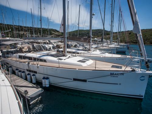 Segelboot Dufour 460 Grand Large chartern in Marina Kremik