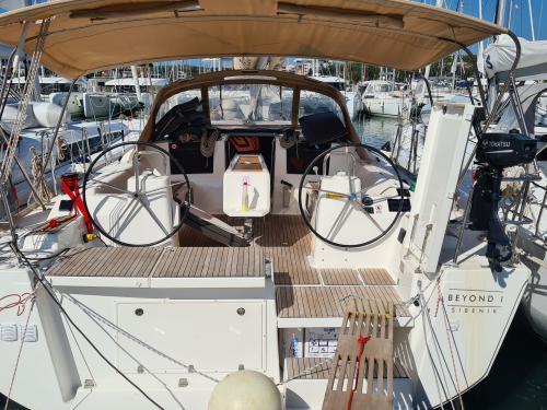 Yacht Dufour 460 Grand Large chartern in Marina Zaton Sibenik