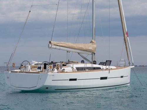 Sailboat Dufour 460 Grand Large for hire in Marina Port de Pollenca