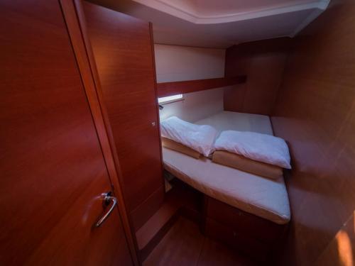 Segelyacht Dufour 460 Grand Large chartern in Kos Marina