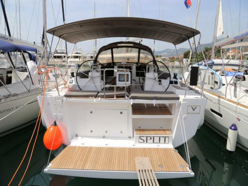 Sailing yacht Dufour 460 Grand Large for hire in Marina Kastela