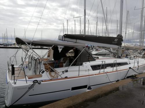 Yacht Dufour 460 Grand Large for hire in Lefkas Marina